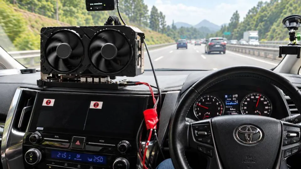 AMDYES老哥給老車插上顯示卡手搓真智駕 AMDYES老哥給老車插上顯示卡手搓真智駕